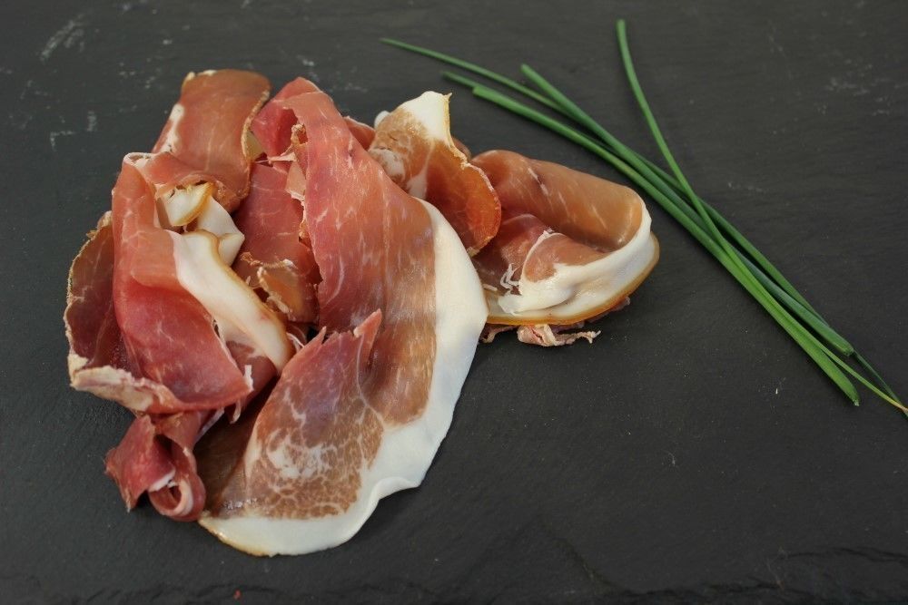 JAMBON CRU NATURE Charcuteries et salaisons du Jura et du HautDoubs Fruitière du Temps